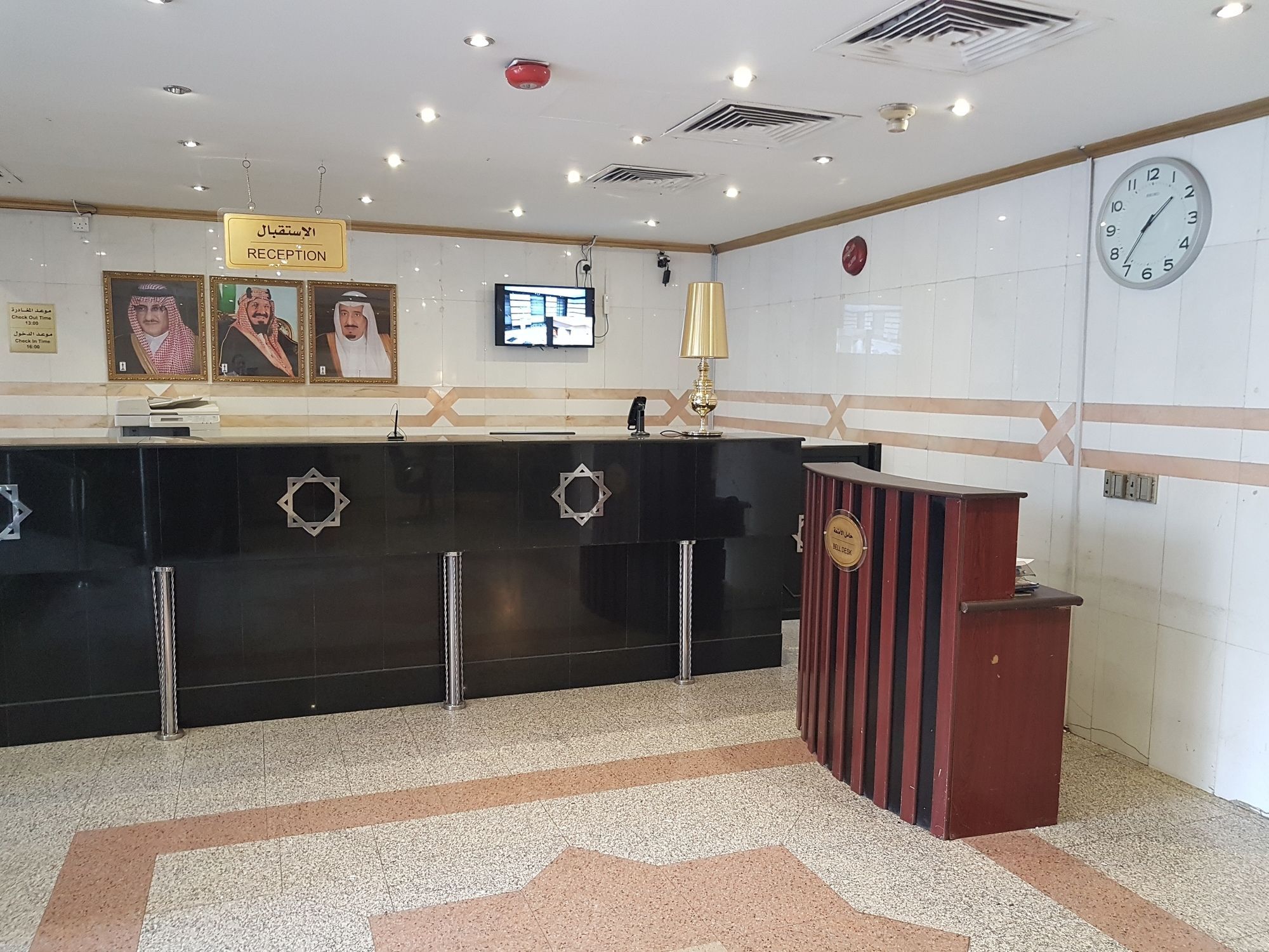Taiba Suites Madinah Medina Exteriör bild Reception