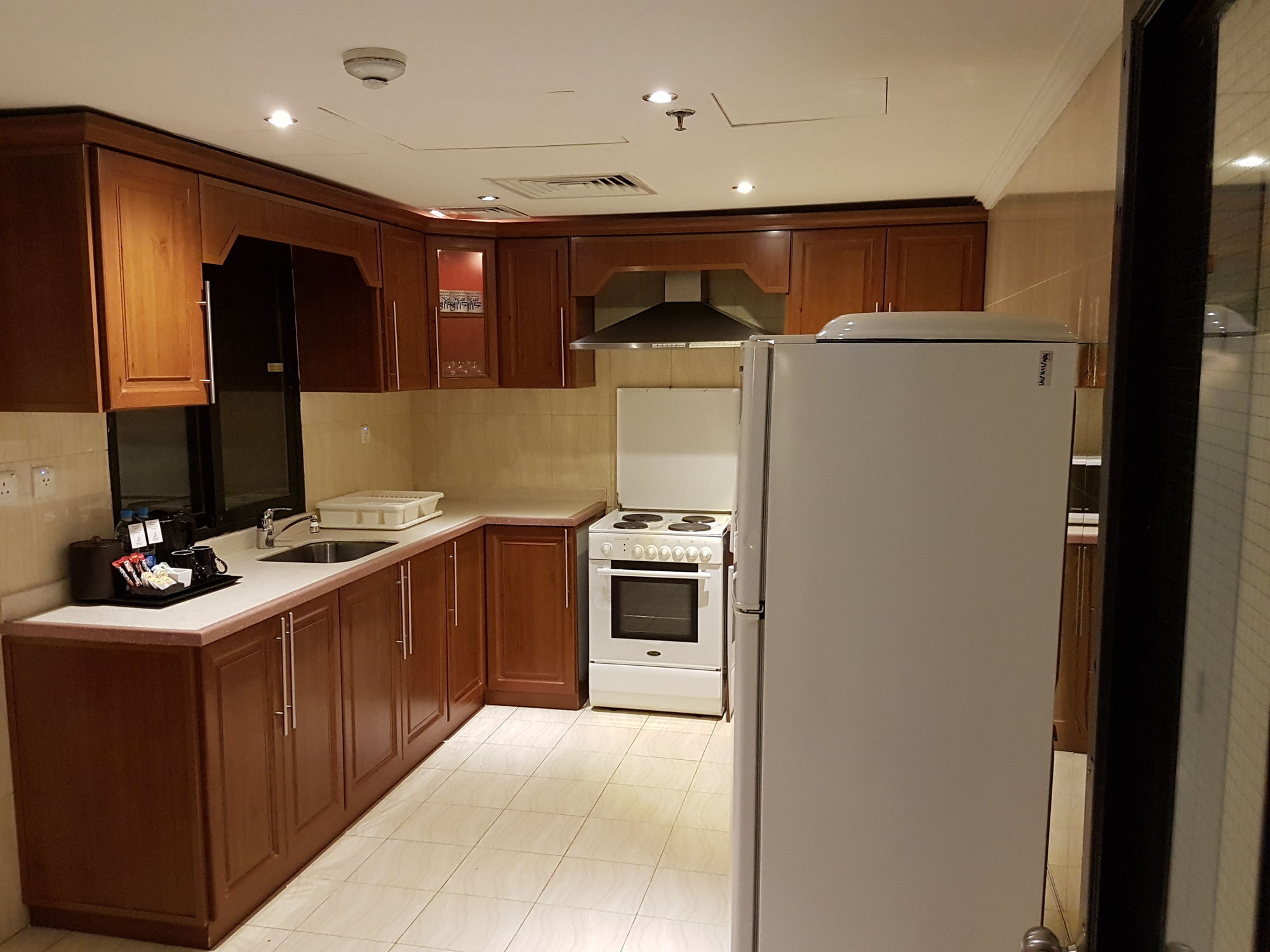Taiba Suites Madinah Medina Exteriör bild A kitchen in a hotel