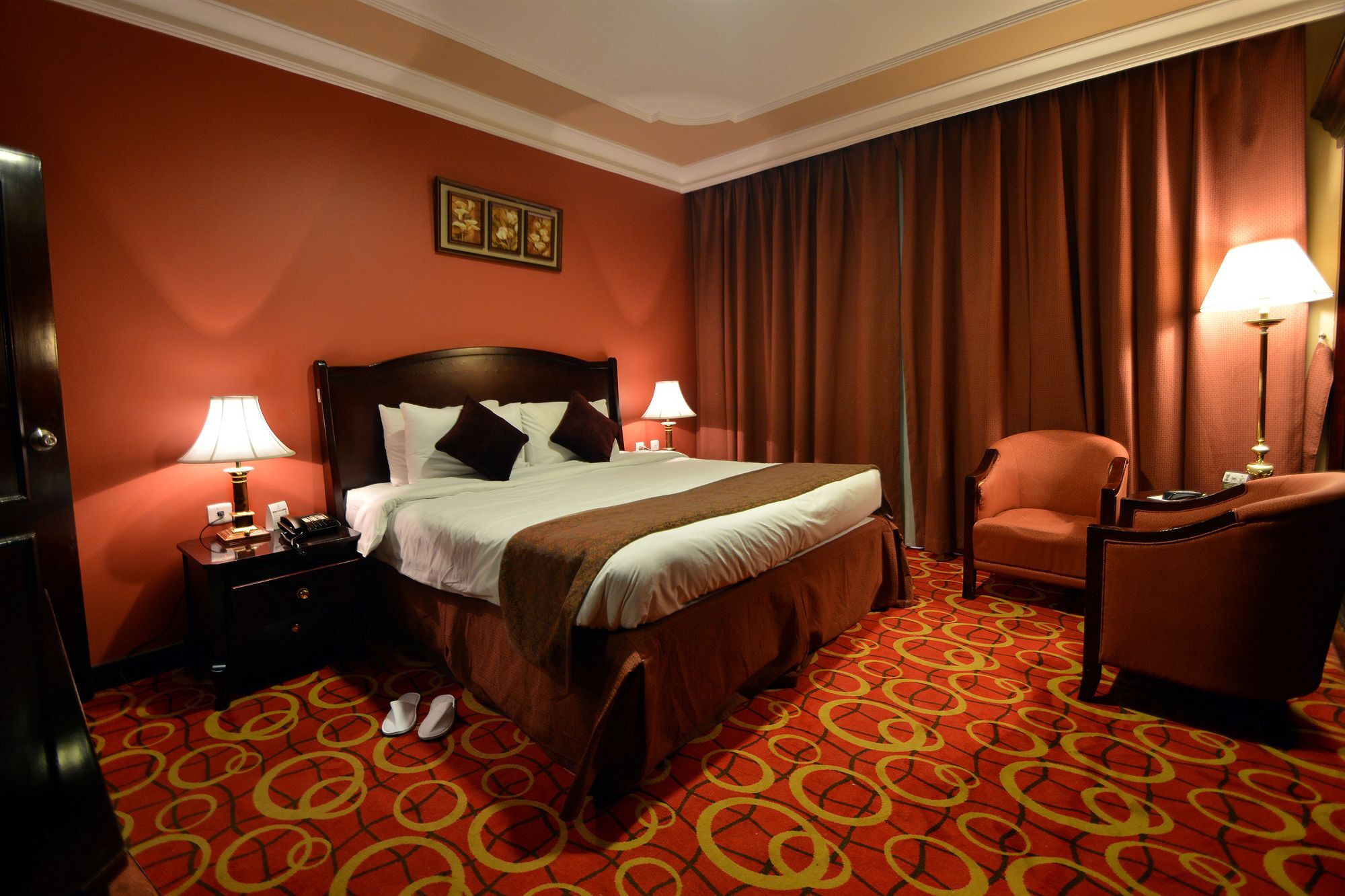 Taiba Suites Madinah Medina Exteriör bild A room at the hotel