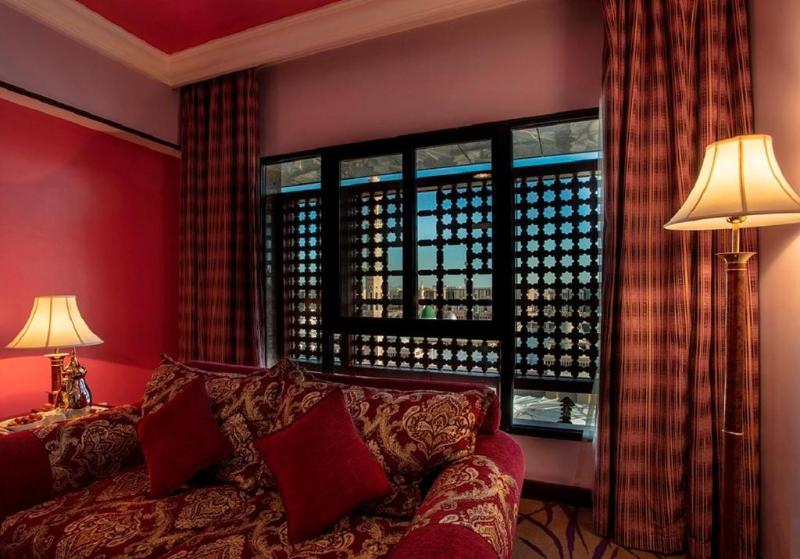 Taiba Suites Madinah Medina Exteriör bild A room at the hotel